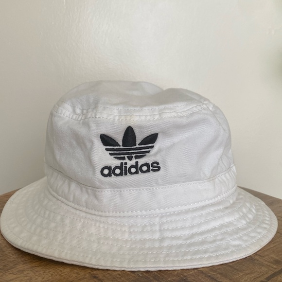 adidas Accessories - Adidas Unisex Originals Washed Bucket Hat White/Black